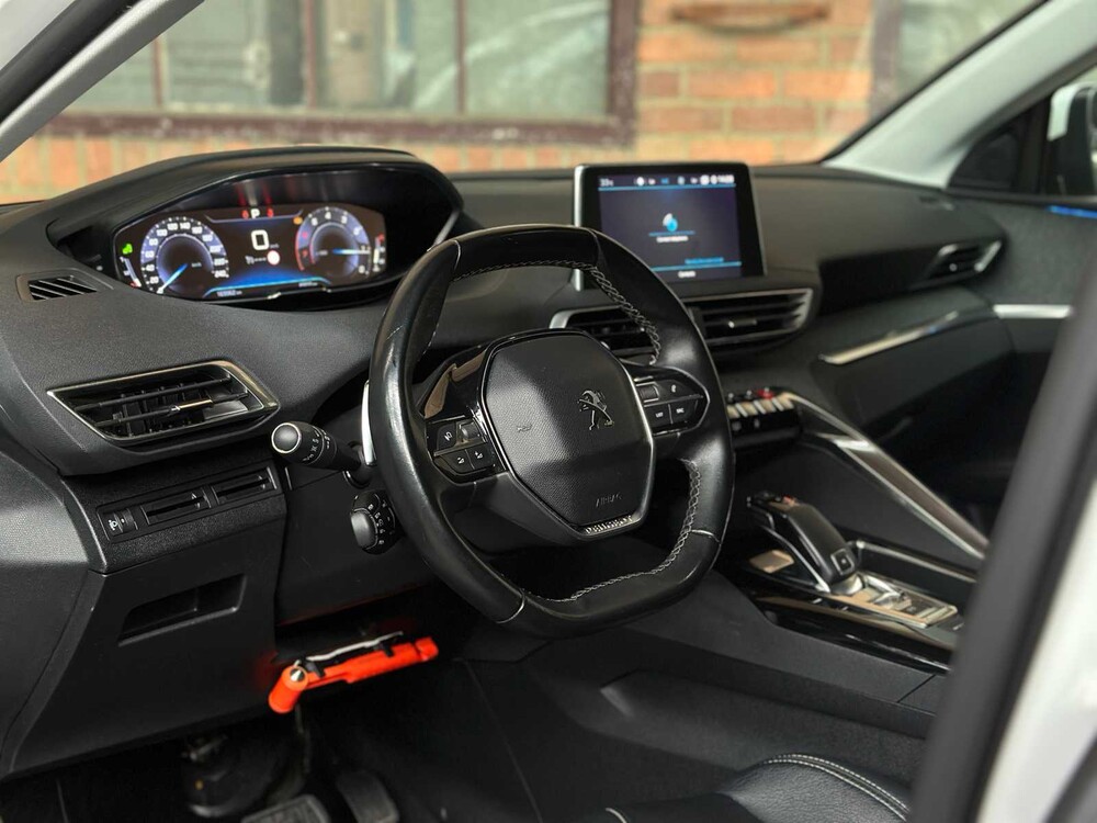 Peugeot 5008 1.2 PureTech Allure 131PS 2018 7-Sitzer, TX-880-H