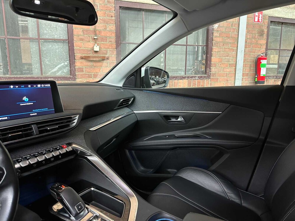 Peugeot 5008 1.2 PureTech Allure 131PS 2018 7-Sitzer, TX-880-H