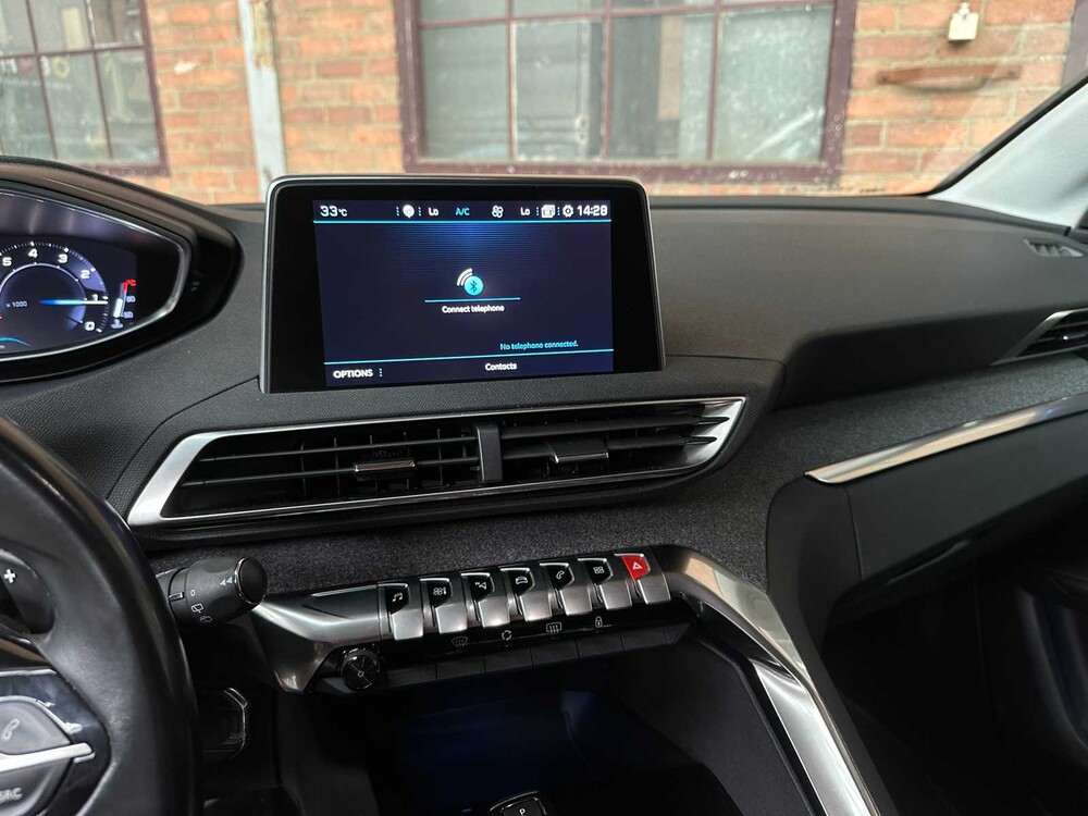 Peugeot 5008 1.2 PureTech Allure 131PS 2018 7-Sitzer, TX-880-H