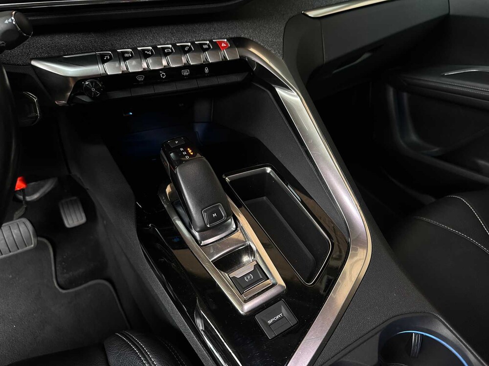 Peugeot 5008 1.2 PureTech Allure 131PS 2018 7-Sitzer, TX-880-H