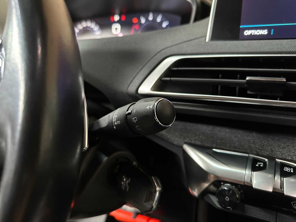 Peugeot 5008 1.2 PureTech Allure 131PS 2018 7-Sitzer, TX-880-H