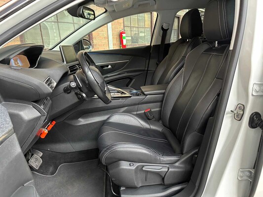 Peugeot 5008 1.2 PureTech Allure 131pk 2018 7-persoons, TX-880-H