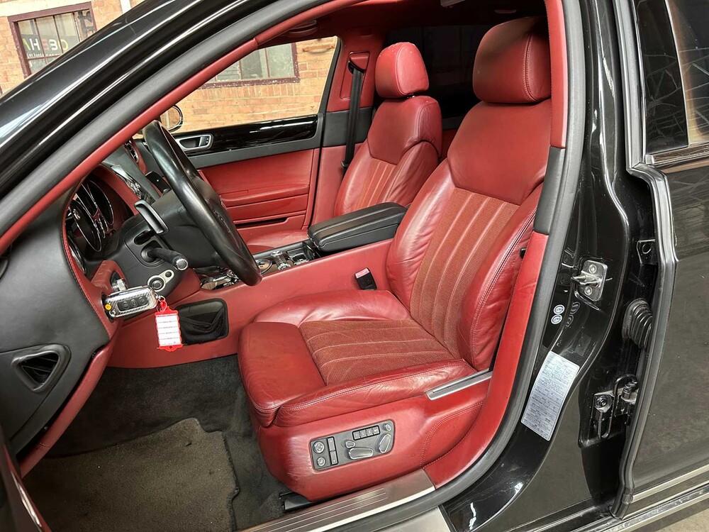 Bentley Continental Flying Spur 6.0 W12 525pk 2006 Youngtimer