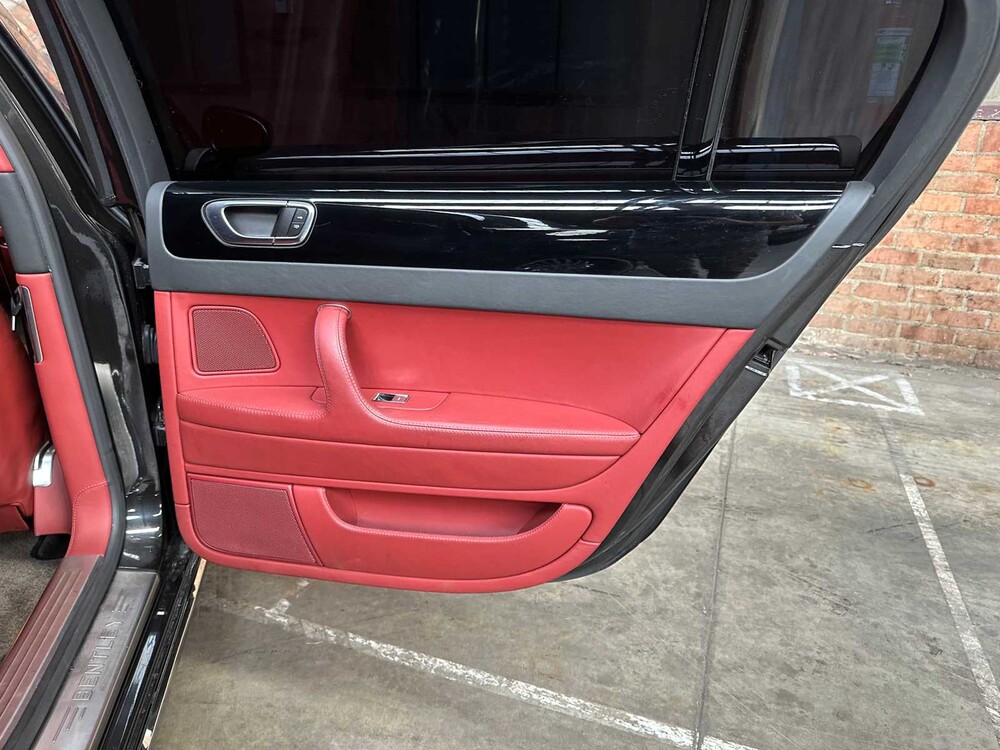 Bentley Continental Flying Spur 6.0 W12 525pk 2006 Youngtimer