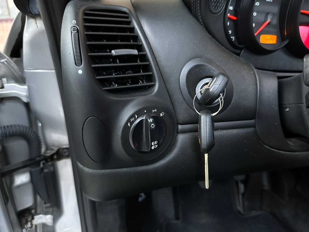 Porsche 911 Targa 996 3.6 (MANUAL) 320pk 2003 Youngtimer 