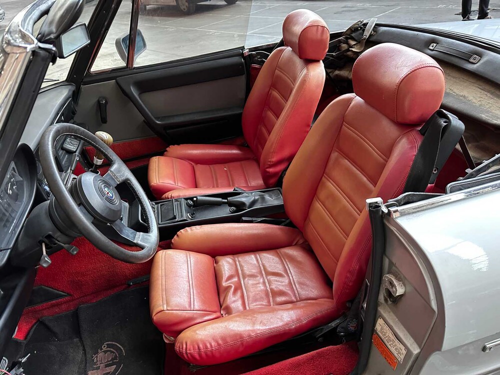 Alfa Romeo Spider 2.0 1987