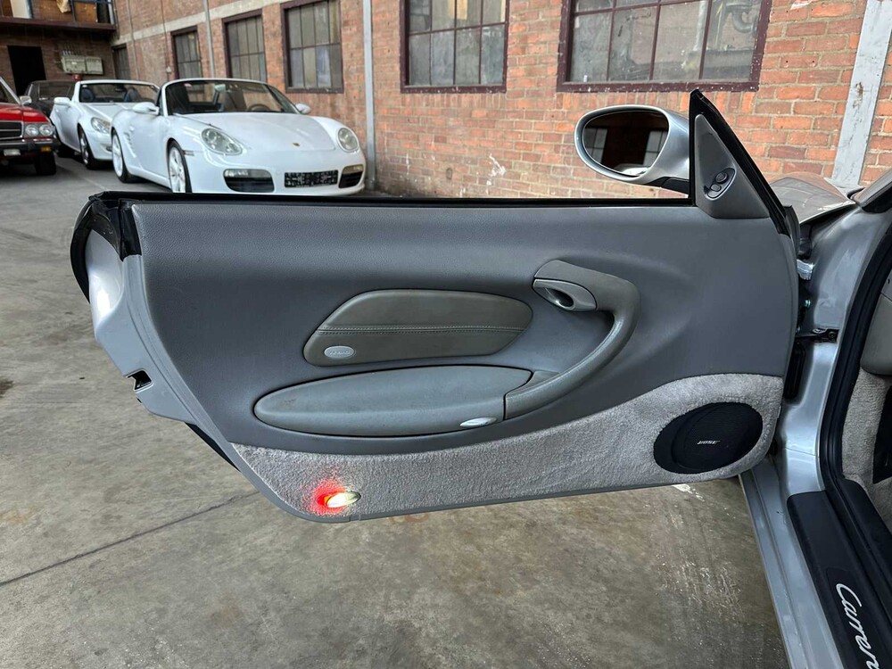 Porsche 911 Carrera Cabriolet 3.6 996 320pk 2003 Youngtimer