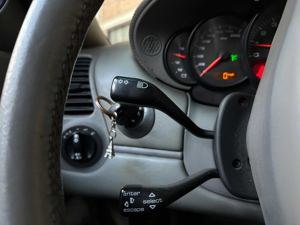 Porsche 911 Carrera Cabriolet 3.6 996 320pk 2003 Youngtimer