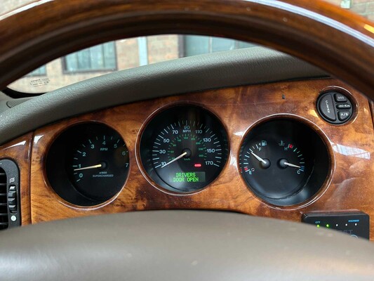 Jaguar XKR 4.0 V8 Convertible 363pk 2001, N-457-KK Youngtimer
