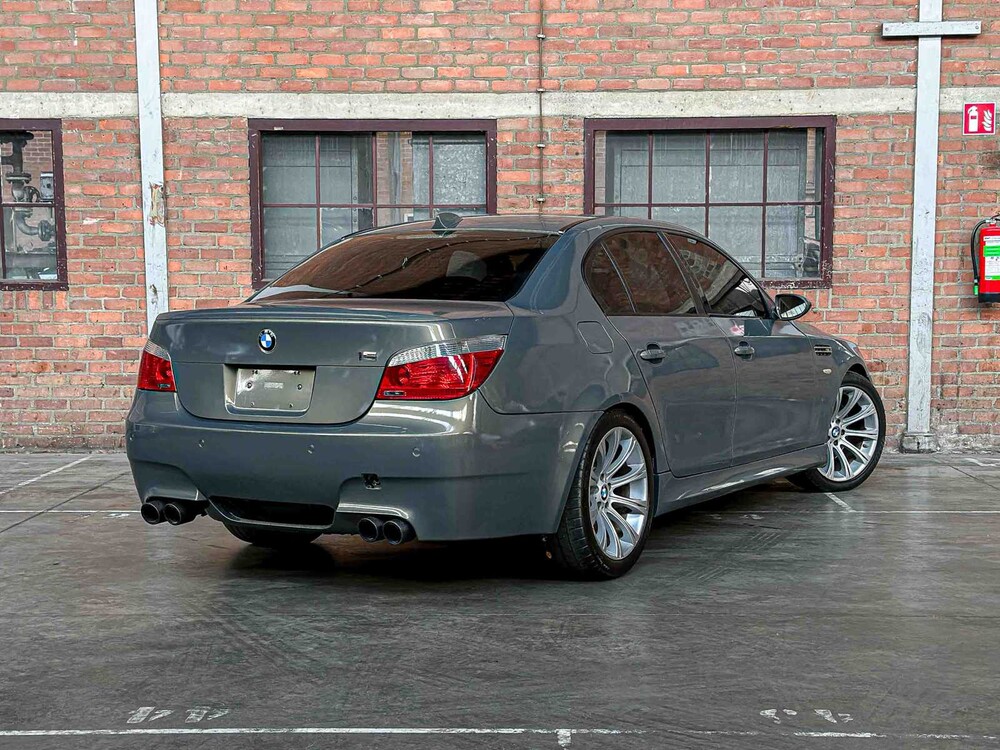 BMW M5 5.0 V10 E60 507pk 2006 5-serie 