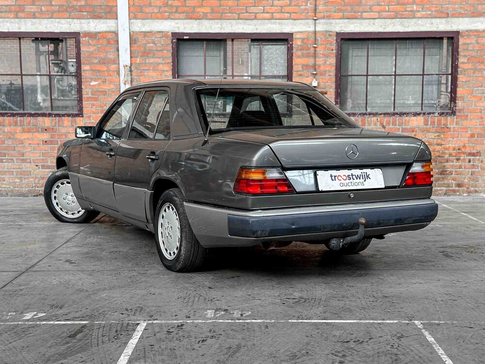 Mercedes-Benz 200E W124 2.0 122pk 1992