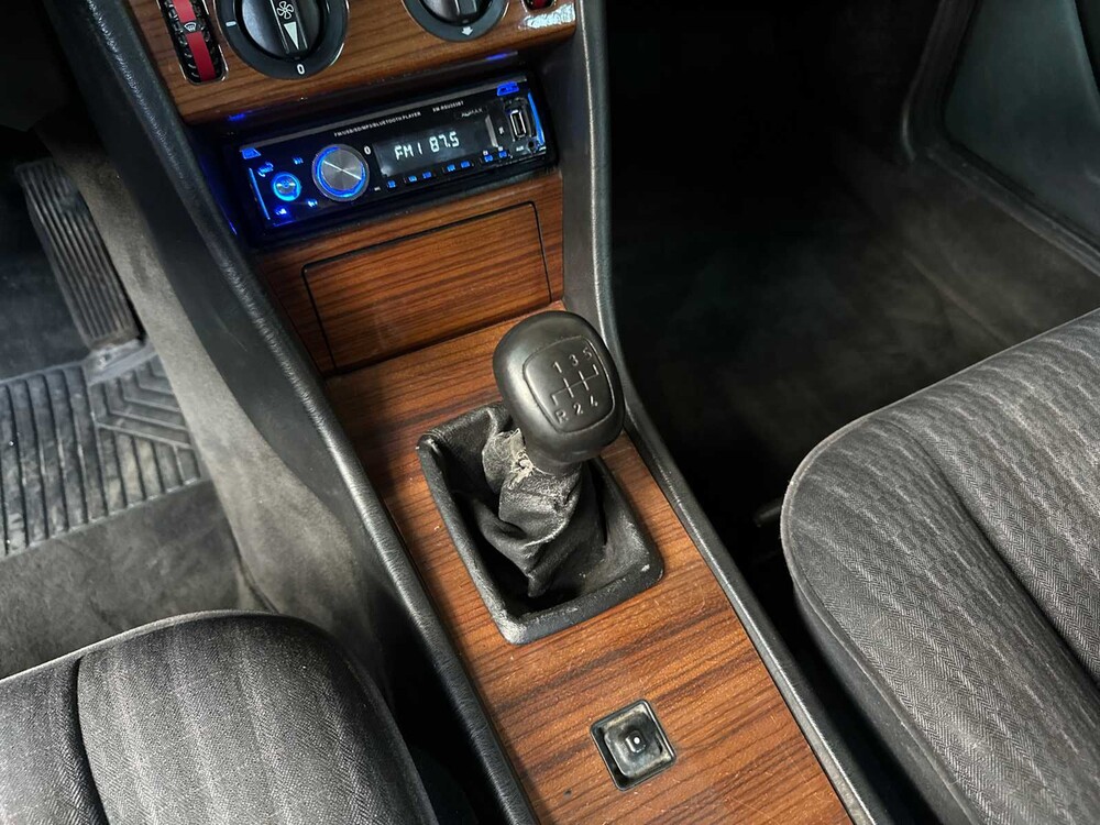 Mercedes-Benz 200E W124 2.0 122pk 1992