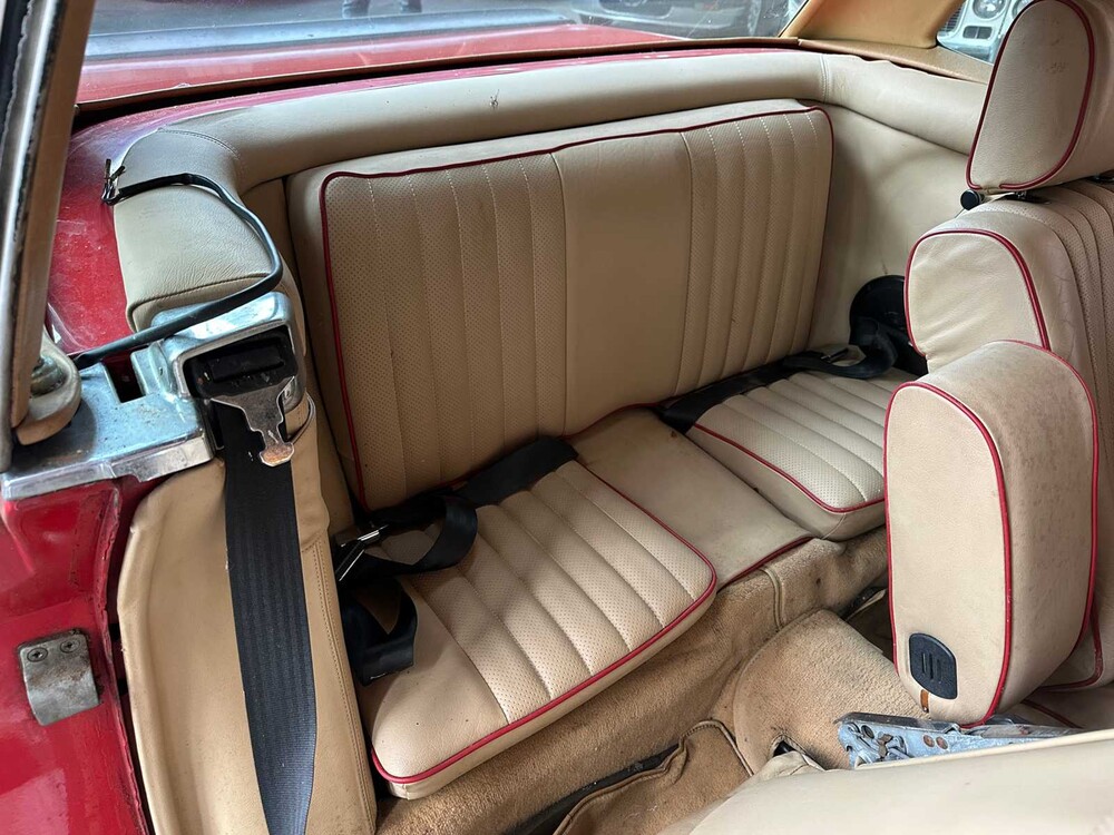 Mercedes-Benz SL500 5.0 V8 230pk 1983 SL-Klasse 