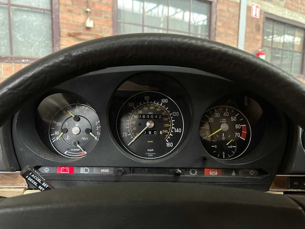 Mercedes-Benz SL500 5.0 V8 230pk 1983 SL-Klasse 