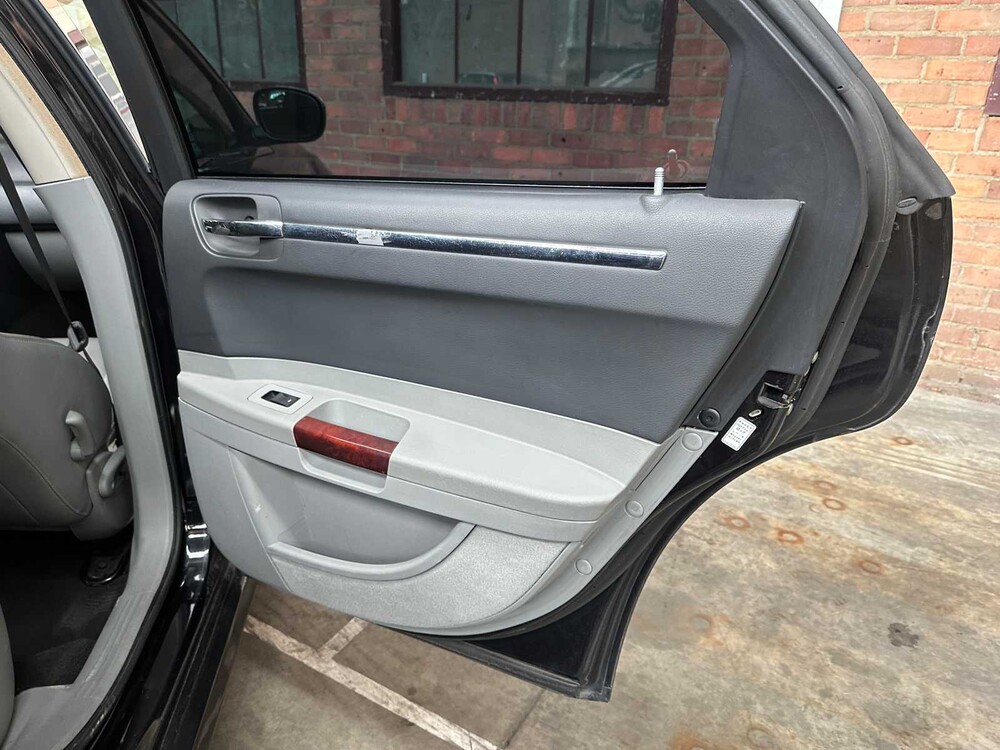 Chrysler 300C HEMI 5.7 V8 340pk 2006 Youngtimer