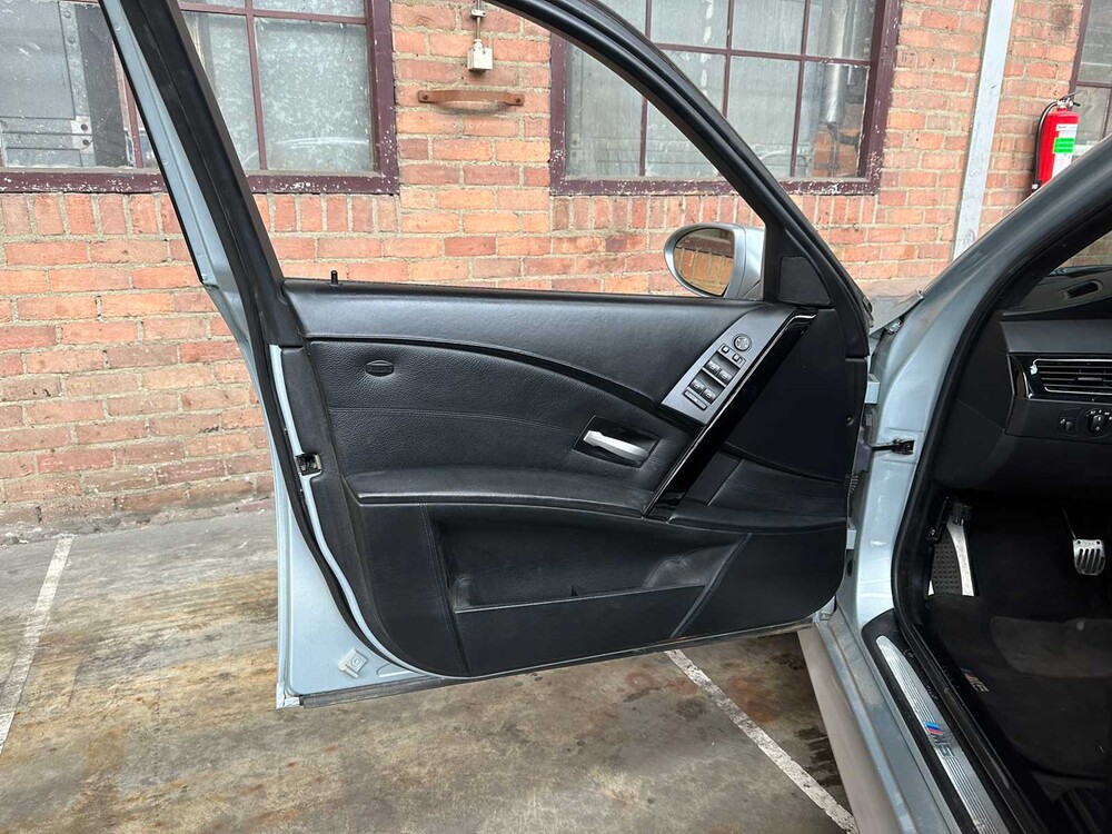 BMW M5 5.0 V10 500PS 2006 5er