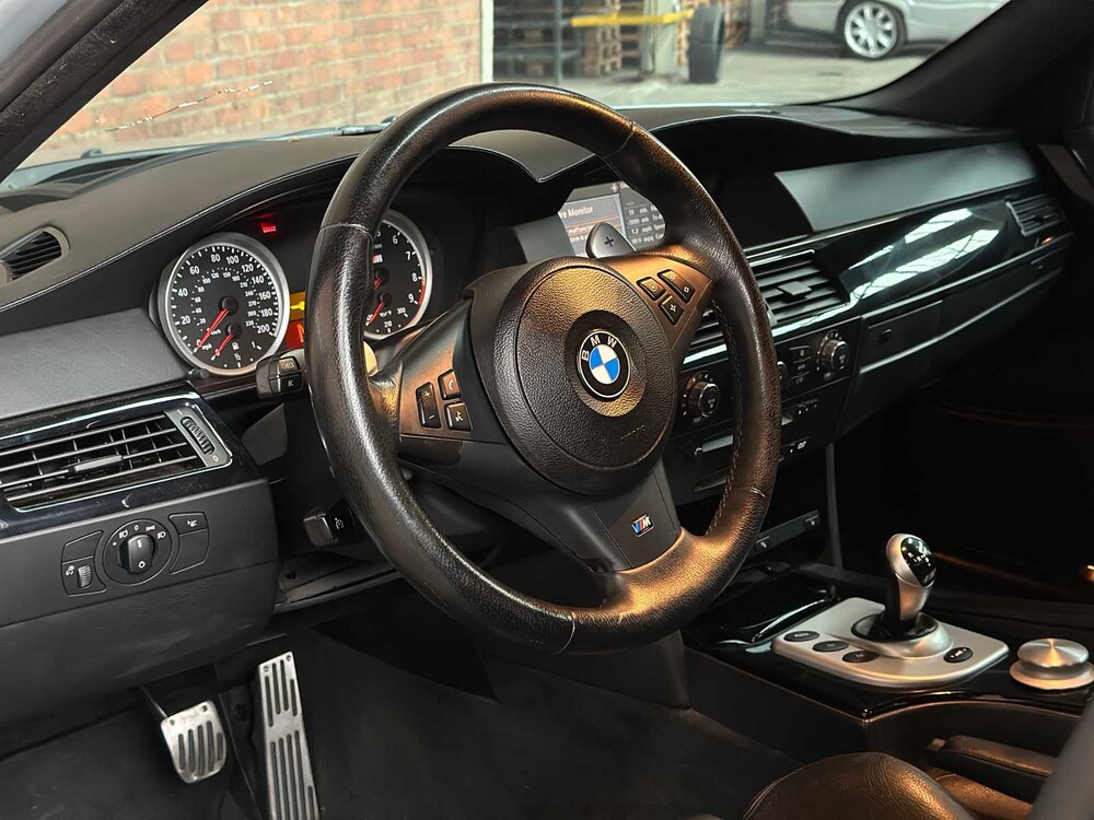 BMW M5 5.0 V10 500PS 2006 5er