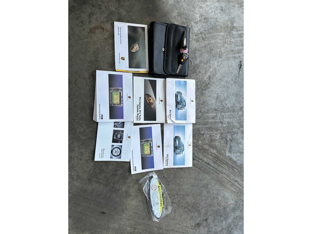 Porsche 911 Carrera S Cabriolet 3.8 997 (SCHALTGETRIEBE) 355PS 2006 Youngtimer