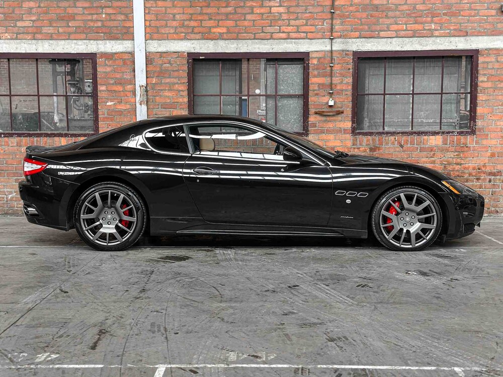 Maserati Granturismo S 4.7 V8 440PS MC Shift 33.000km 2009 Youngtimer
