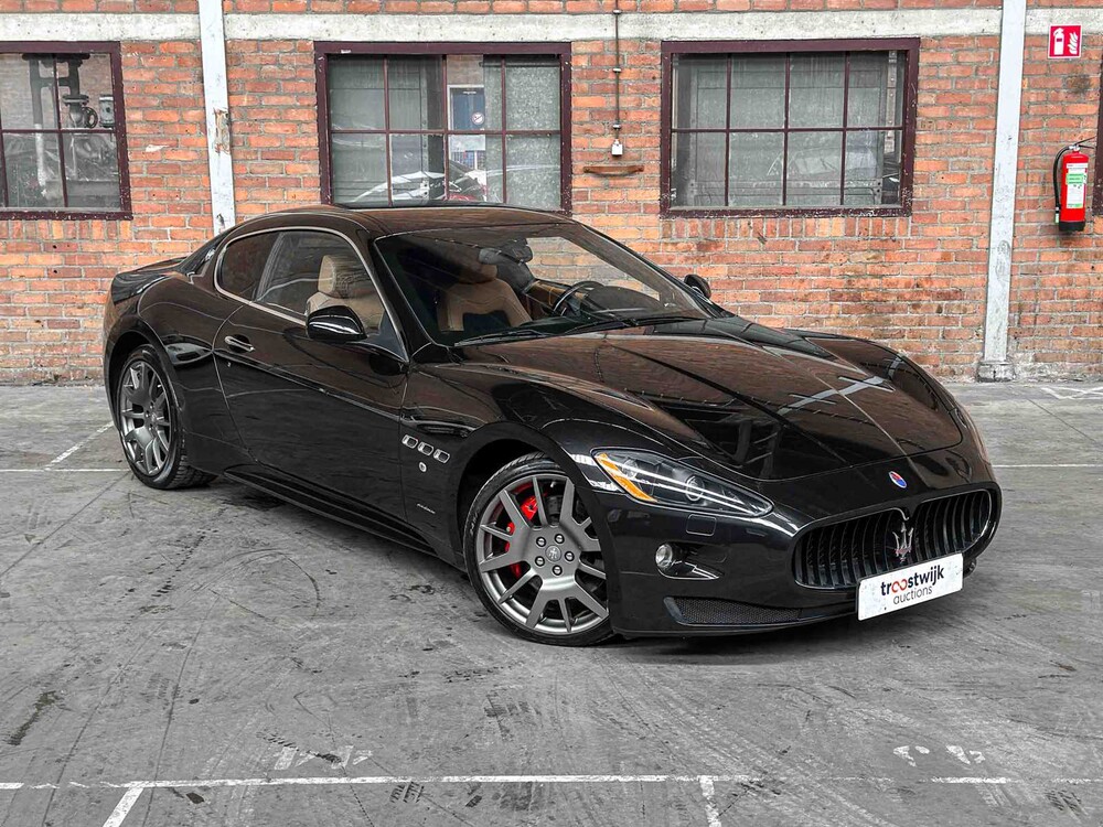 Maserati Granturismo S 4.7 V8 440PS MC Shift 33.000km 2009 Youngtimer