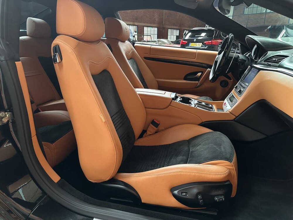 Maserati Granturismo S 4.7 V8 440PS MC Shift 33.000km 2009 Youngtimer