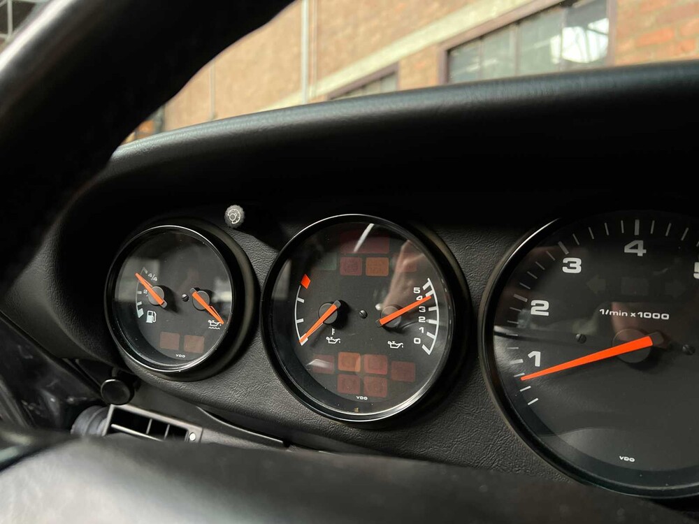 Porsche 911 Carrera 4 993 Coupe (SCHALTGETRIEBE) 272PS 1995 Youngtimer