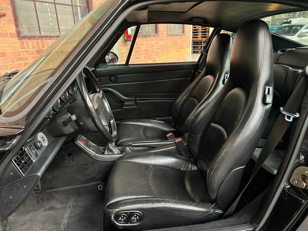 Porsche 911 Carrera 4 993 Coupe (SCHALTGETRIEBE) 272PS 1995 Youngtimer