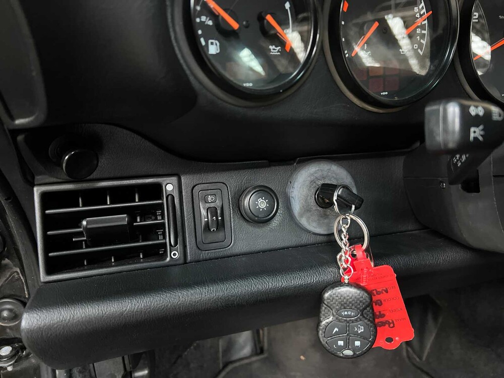 Porsche 911 Carrera 4 993 Coupe (SCHALTGETRIEBE) 272PS 1995 Youngtimer