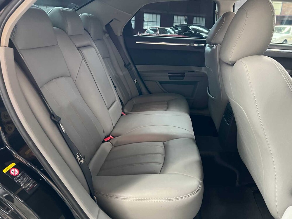 Chrysler 300C HEMI 5.7 V8 340PS 2006 Youngtimer