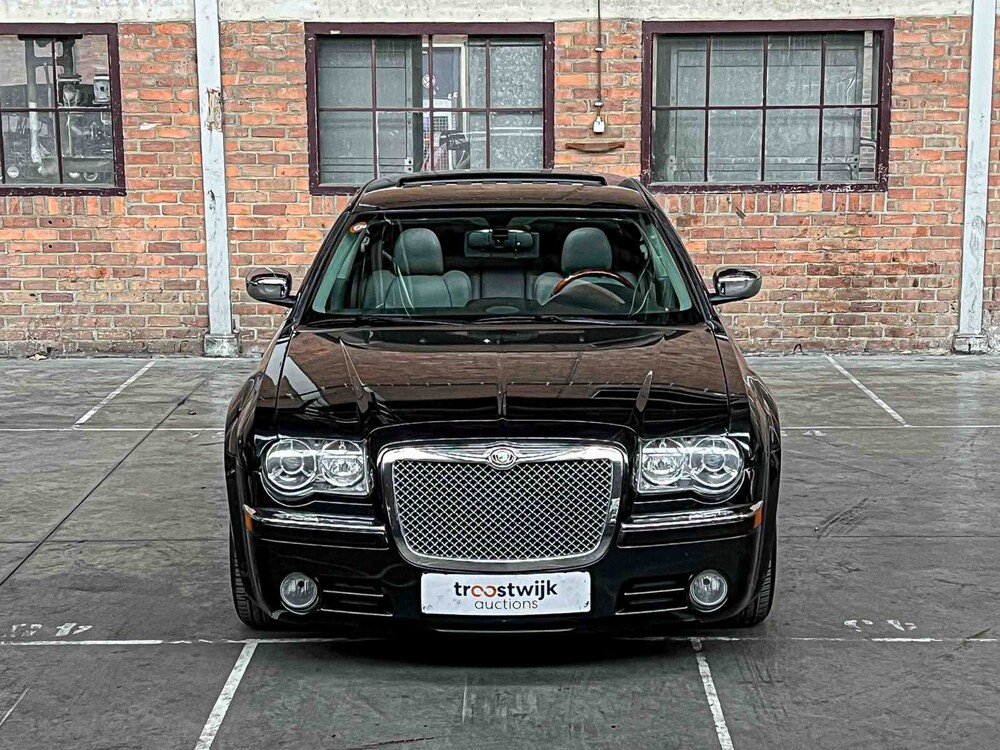 Chrysler 300C HEMI 5.7 V8 340PS 2006 Youngtimer