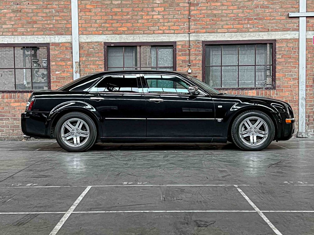 Chrysler 300C HEMI 5.7 V8 340PS 2006 Youngtimer