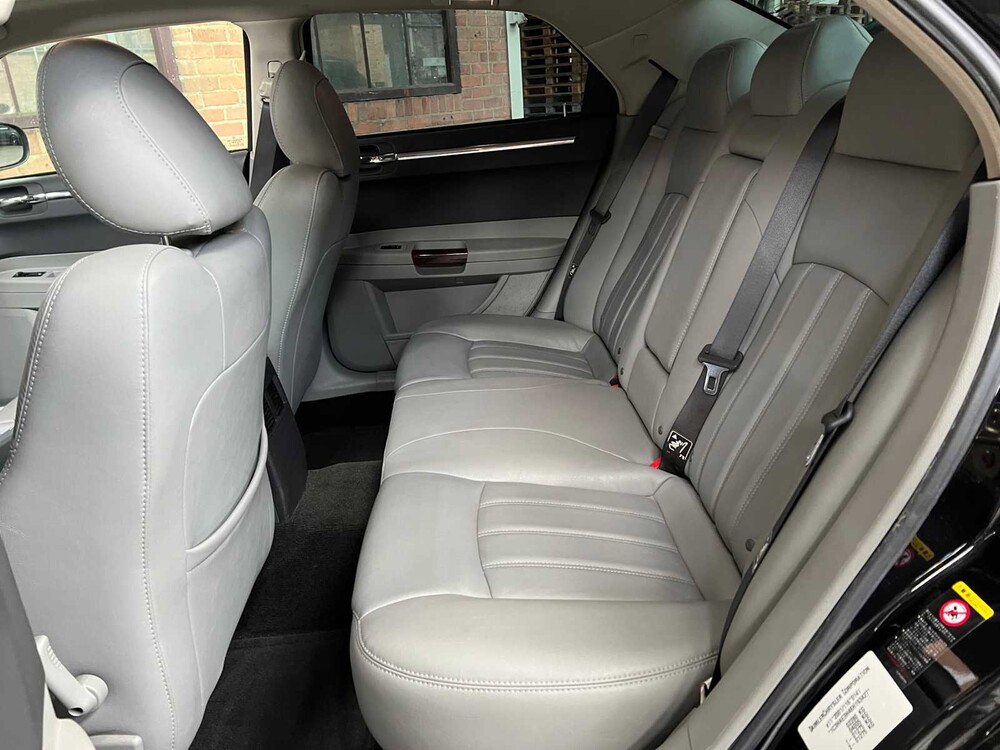 Chrysler 300C HEMI 5.7 V8 340PS 2006 Youngtimer