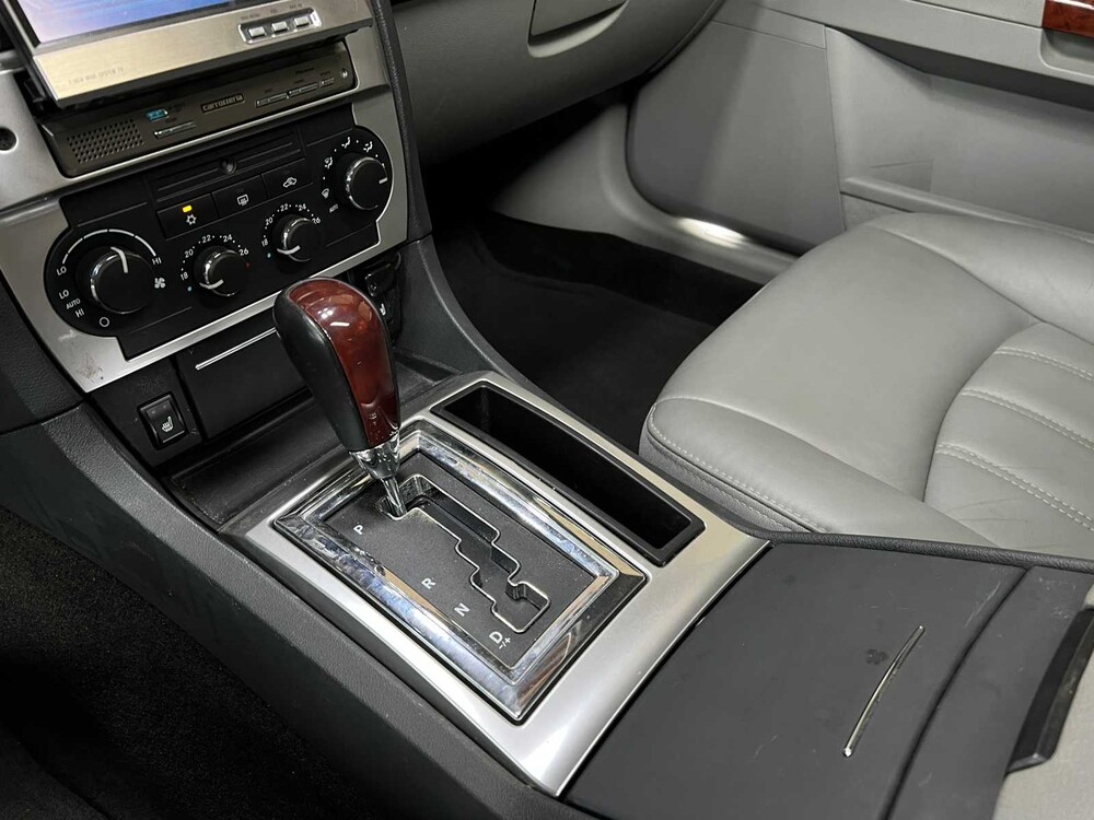 Chrysler 300C HEMI 5.7 V8 340PS 2006 Youngtimer