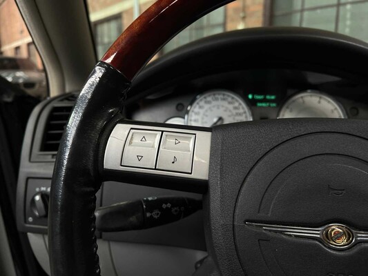 Chrysler 300C HEMI 5.7 V8 340pk 2006 Youngtimer