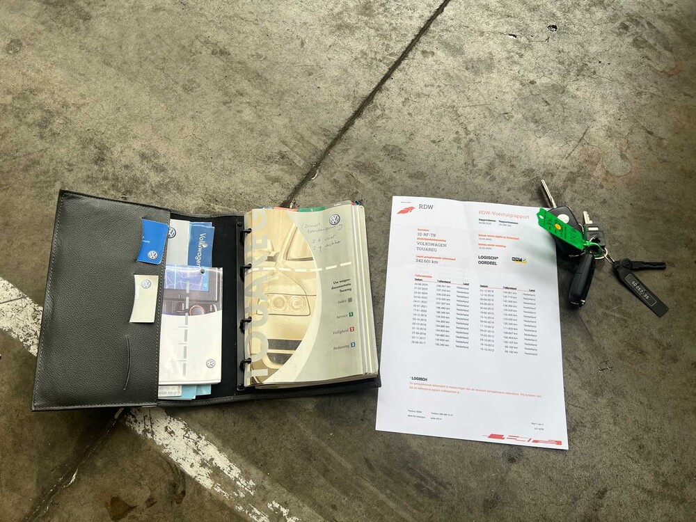 Volkswagen Touareg 3.2 V6 241PS 2005, 32-RF-TB Youngtimer