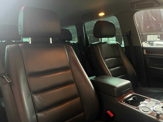 Volkswagen Touareg 3.2 V6 241pk 2005, 32-RF-TB Youngtimer