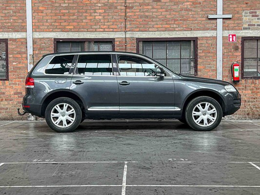 Volkswagen Touareg 3.2 V6 241pk 2005, 32-RF-TB Youngtimer