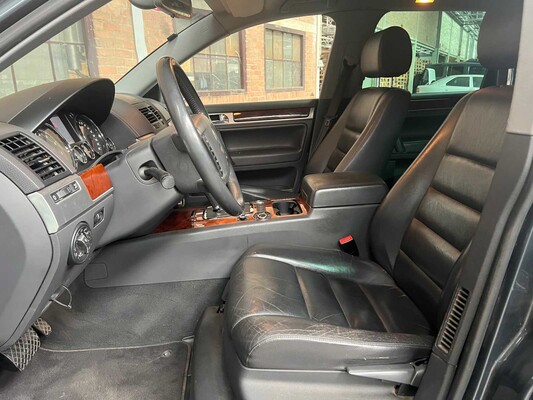Volkswagen Touareg 3.2 V6 241pk 2005, 32-RF-TB Youngtimer