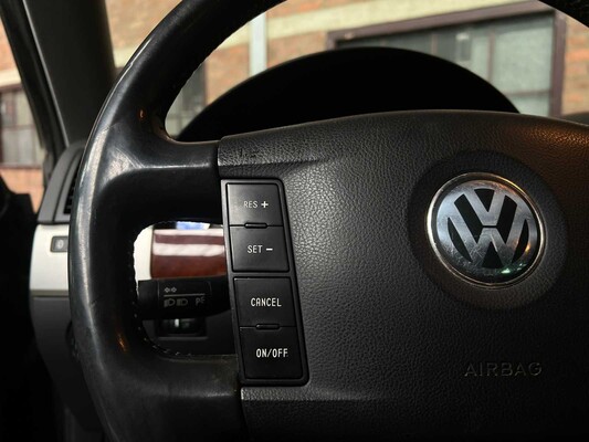 Volkswagen Touareg 3.2 V6 241pk 2005, 32-RF-TB Youngtimer