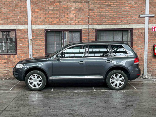 Volkswagen Touareg 3.2 V6 241pk 2005, 32-RF-TB Youngtimer