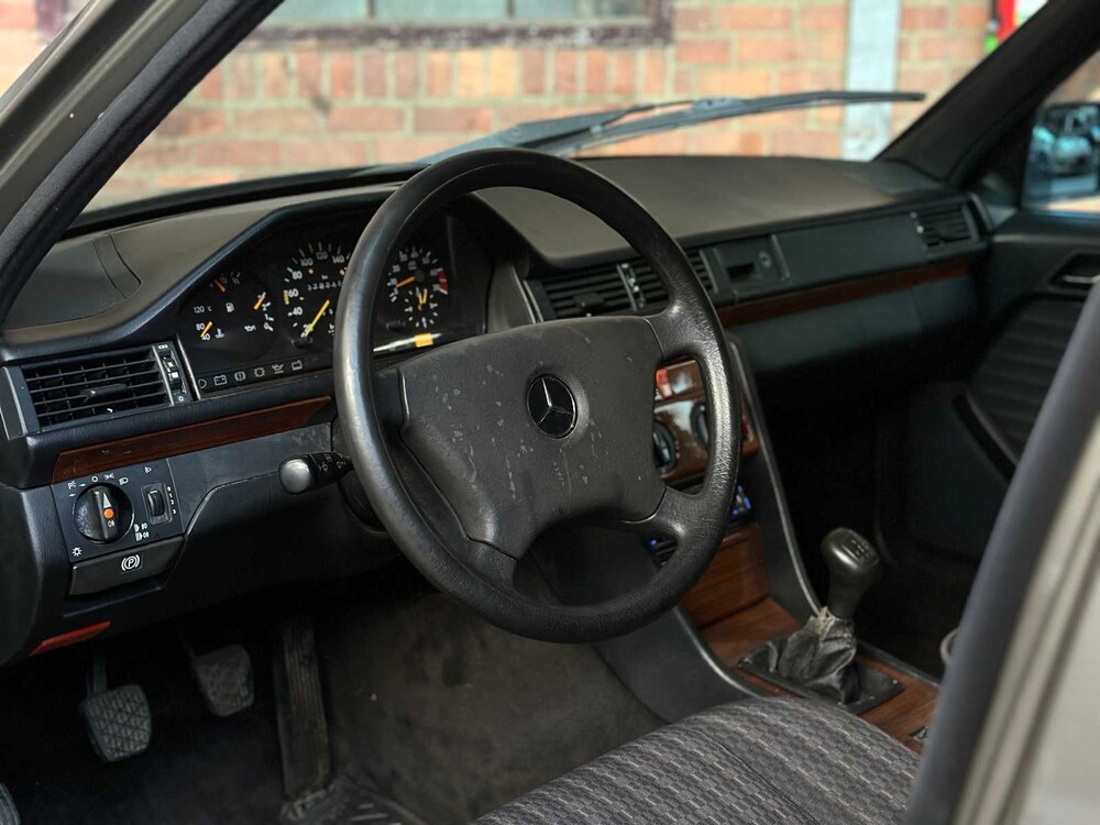 Mercedes-Benz 200E W124 2.0 122PS 1992