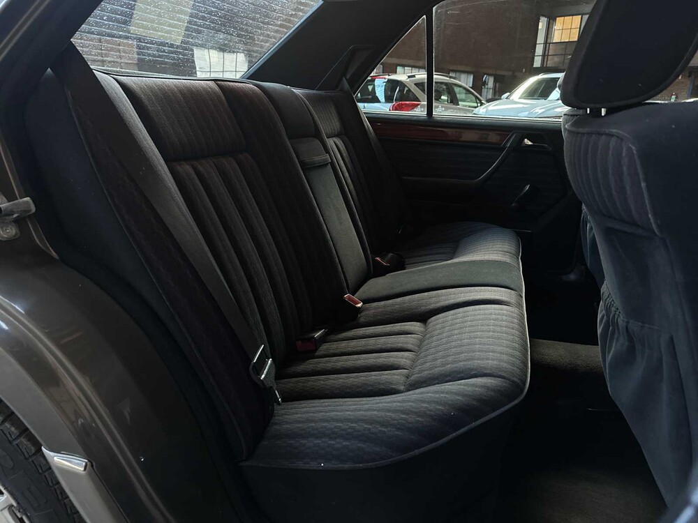 Mercedes-Benz 200E W124 2.0 122PS 1992