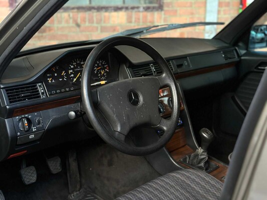 Mercedes-Benz 200E W124 2.0 122pk 1992
