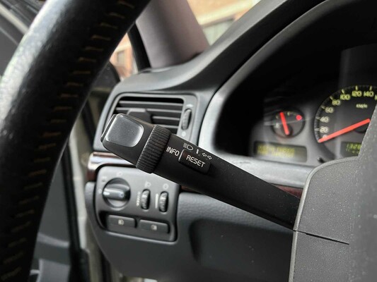 Volvo S80 2.4 Comfort 140pk 2000, H-877-JJ Youngtimer