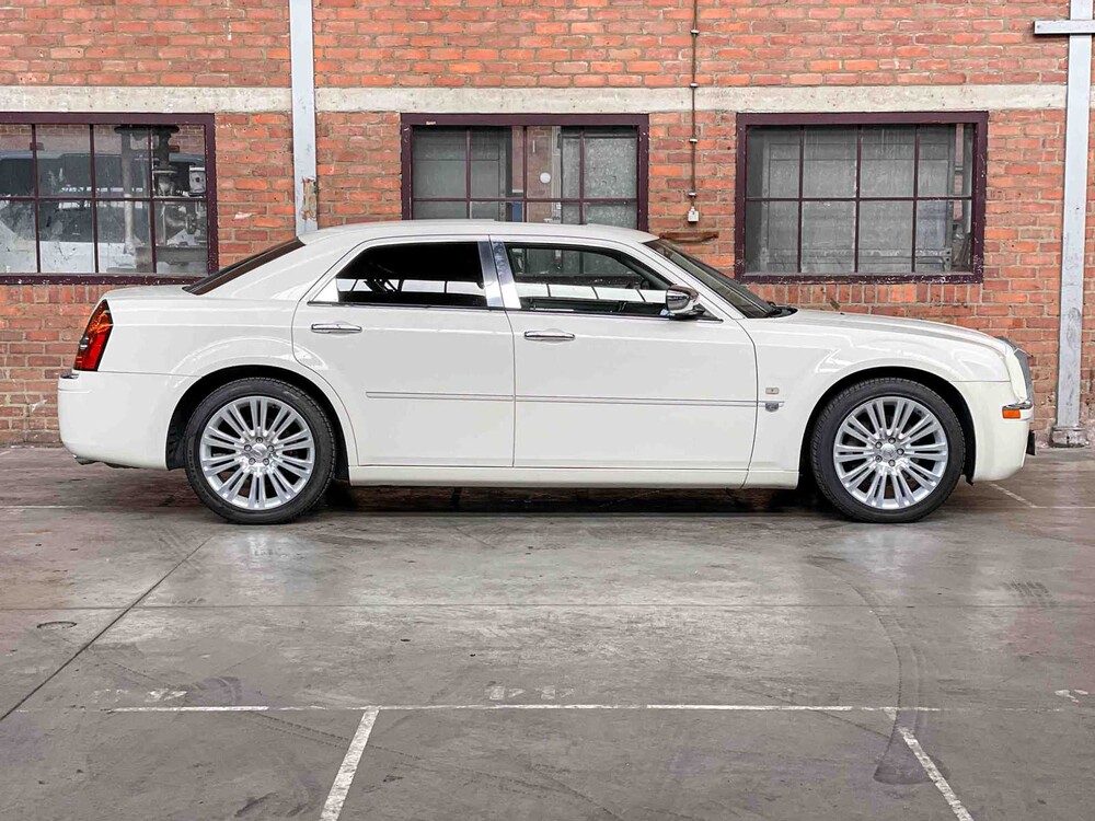 Chrysler 300C HEMI 5.7 V8 340PS 2006 Youngtimer