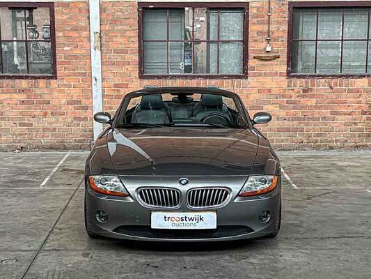 BMW Z4 Roadster 3.0i S 231pk 2004 (Hardtop + Softtop), 36-NV-HZ Youngtimer