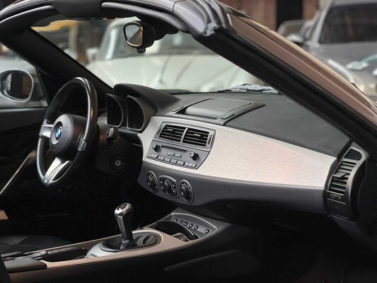 BMW Z4 Roadster 3.0i S 231pk 2004 (Hardtop + Softtop), 36-NV-HZ Youngtimer