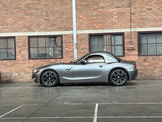 BMW Z4 Roadster 3.0i S 231pk 2004 (Hardtop + Softtop), 36-NV-HZ Youngtimer