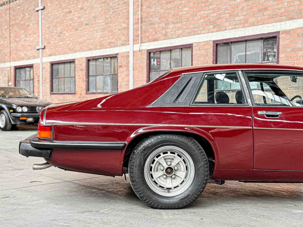 Jaguar XJS 5.3 V12 Coupé 295PS 1977 (Original-NL), PT-03-FN