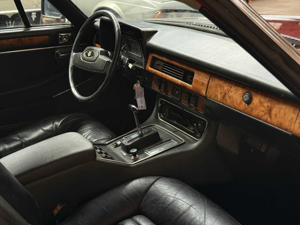 Jaguar XJS 5.3 V12 Coupé 295PS 1977 (Original-NL), PT-03-FN